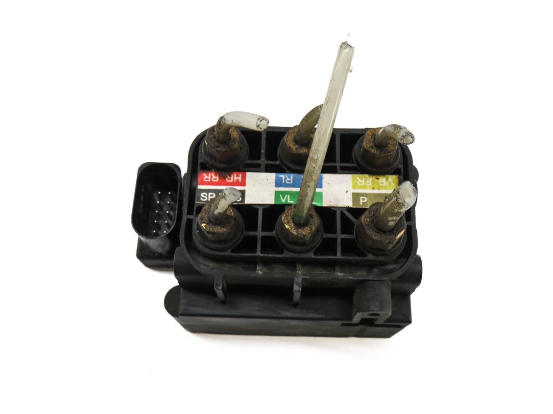 Thumbnail 2: 2008 MERCEDES GL450 (X164) AIR SUSPENSION COMPRESSOR VALVE BLOCK