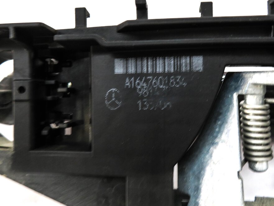 Thumbnail 5: 2008 MERCEDES GL450 (X164) RIGHT FRONT PASSENGER DOOR HANDLE (BLACK 040U)