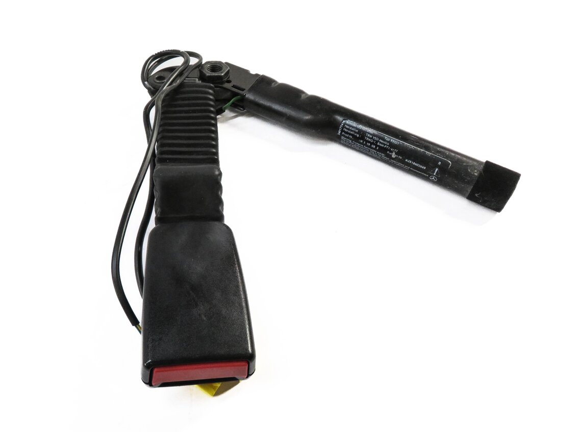 06-08 MERCEDES GL320 GL450 GL550 ML320 ML350 R350 - PASSENGER SEATBELT RECEIVER