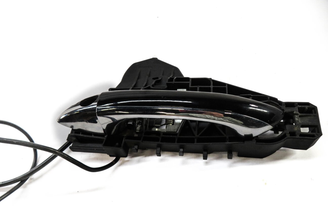 Thumbnail 3: 2008 MERCEDES GL450 (X164) LEFT FRONT DRIVER DOOR HANDLE (BLACK 040U)