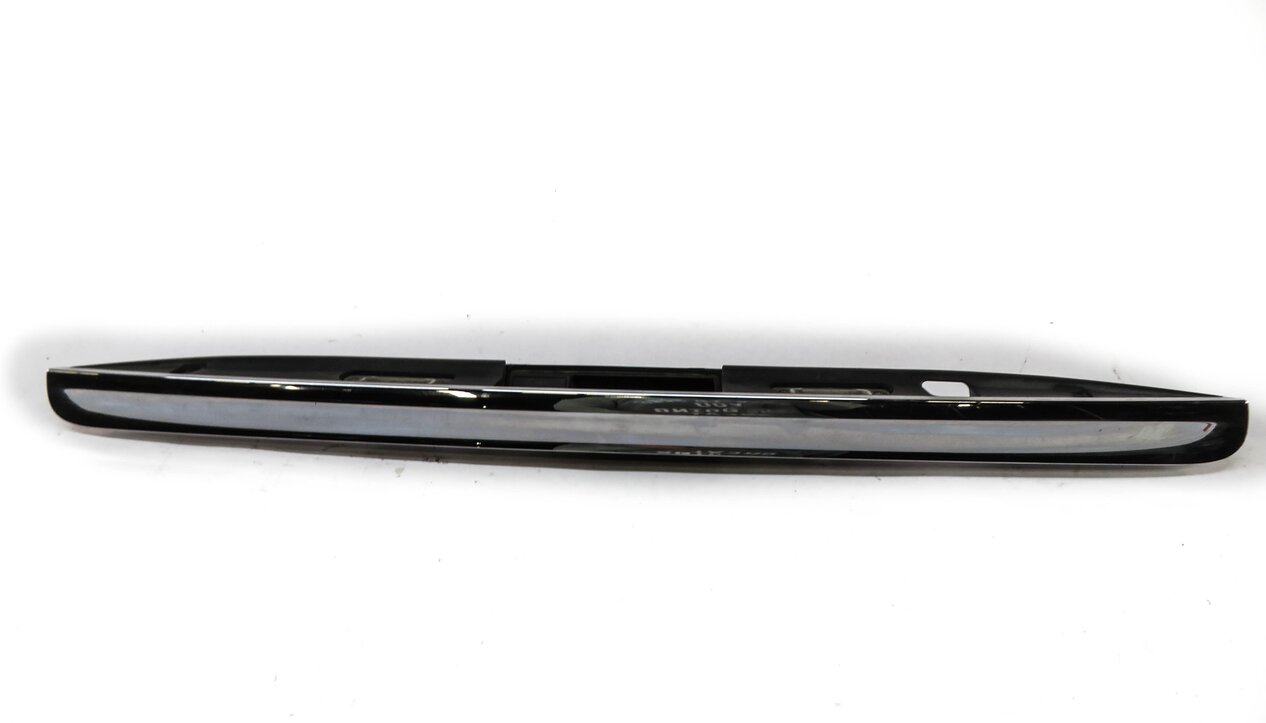 Thumbnail 3: 2008 MERCEDES GL450 (X164) REAR TRUNK HANDLE LICENSE PLATE LIGHT PANEL