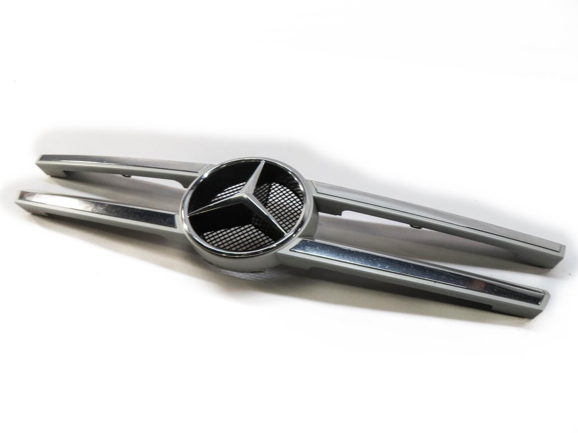 Thumbnail 1: 2007-2009 MERCEDES BENZ GL320 GL450 (X164) FRONT UPPER CENTER BUMPER GRILLE TRIM