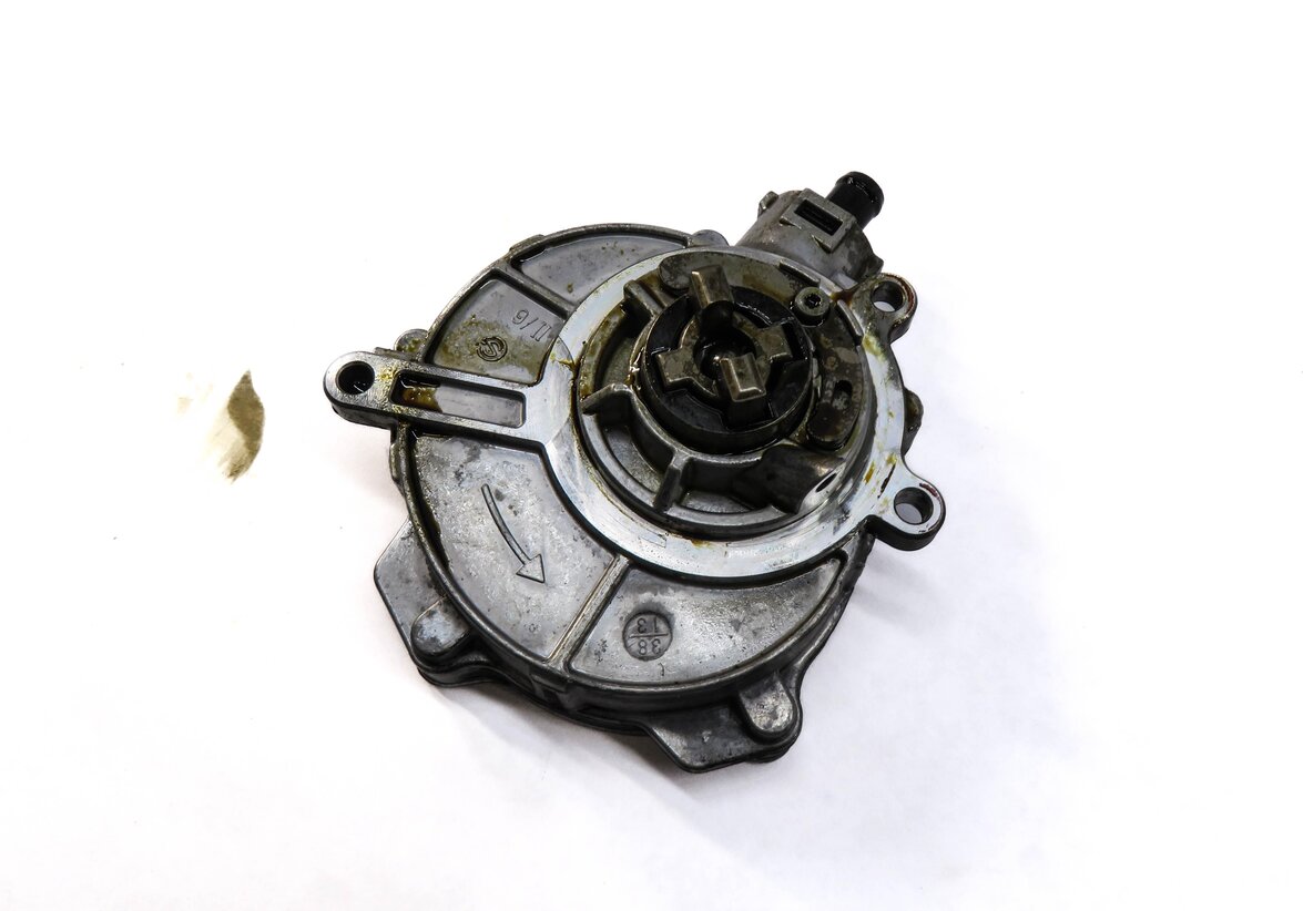 2012-2017 AUDI A6 A7 Q5 S4 S6 RQ5 TOUAREG - 3.0L ENGINE BRAKE VACUUM PUMP