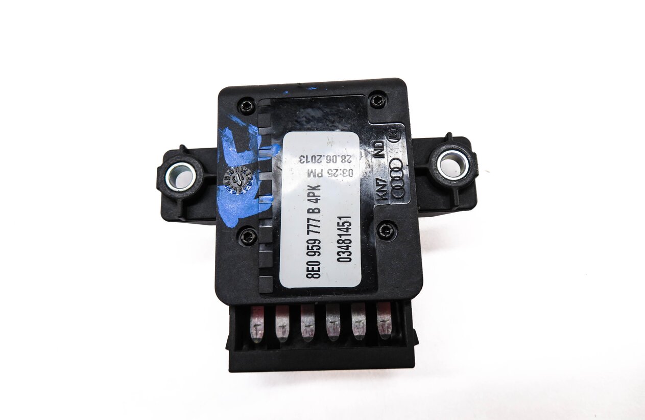 Thumbnail 4: 2014 AUDI S4 (B8 8K) RIGHT FRONT PASSENGER SEAT ADJUSTMENT SWITCH BUTTON