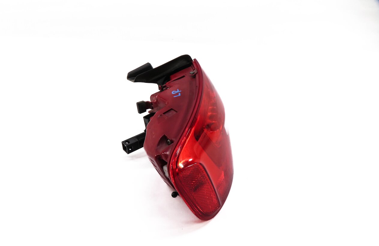 Thumbnail 4: 2013-2016 AUDI A4 S4 (B8 8K) LEFT DRIVER OUTER LED TAILLIGHT BRAKE LIGHT LAMP