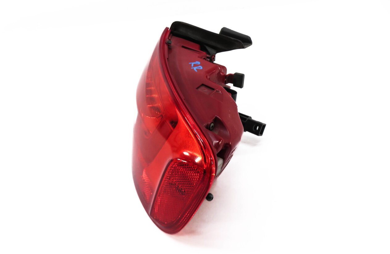Thumbnail 4: 13-16 AUDI A4 S4 (B8 8K) RIGHT PASSENGER OUTER LED TAILLIGHT BRAKE LIGHT LAMP