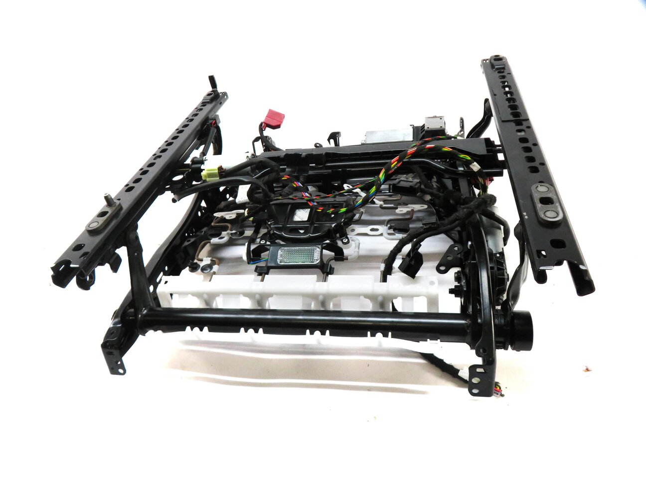 Thumbnail 5: 2017-2020 AUDI Q7 (4M) LEFT FRONT DRIVER SEAT TRACK w/ MOTORS (VENTED / MEMORY)