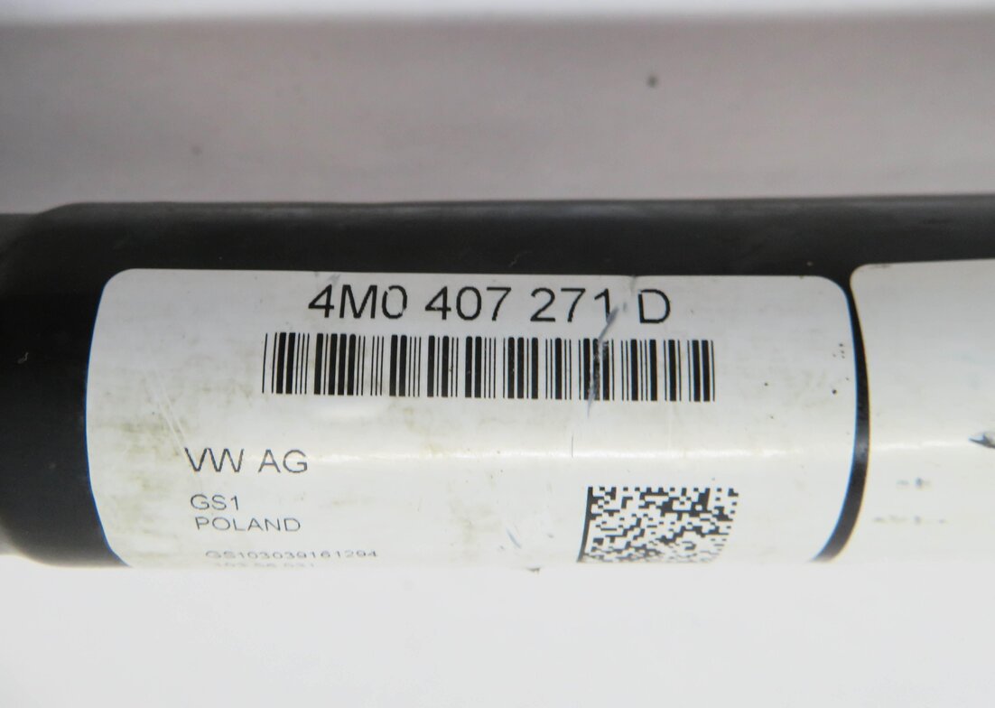Thumbnail 4: 2017 AUDI Q7 (4M) FRONT AXLE SHAFT CV AXLE SHAFT (THRU 01/02/2016)