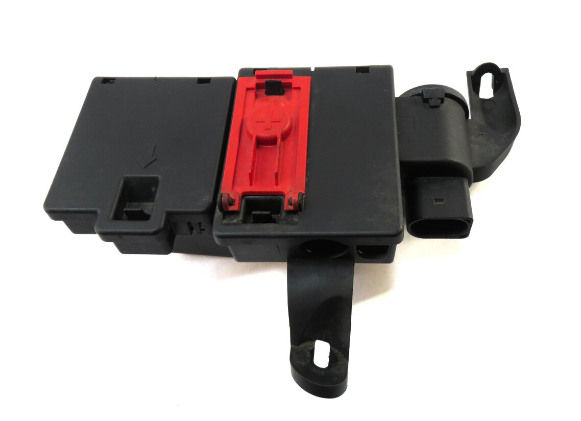 Thumbnail 2: 2017 AUDI Q7 (4M) POSITIVE BATTERY TERMINAL POWER JUNCTION BOX