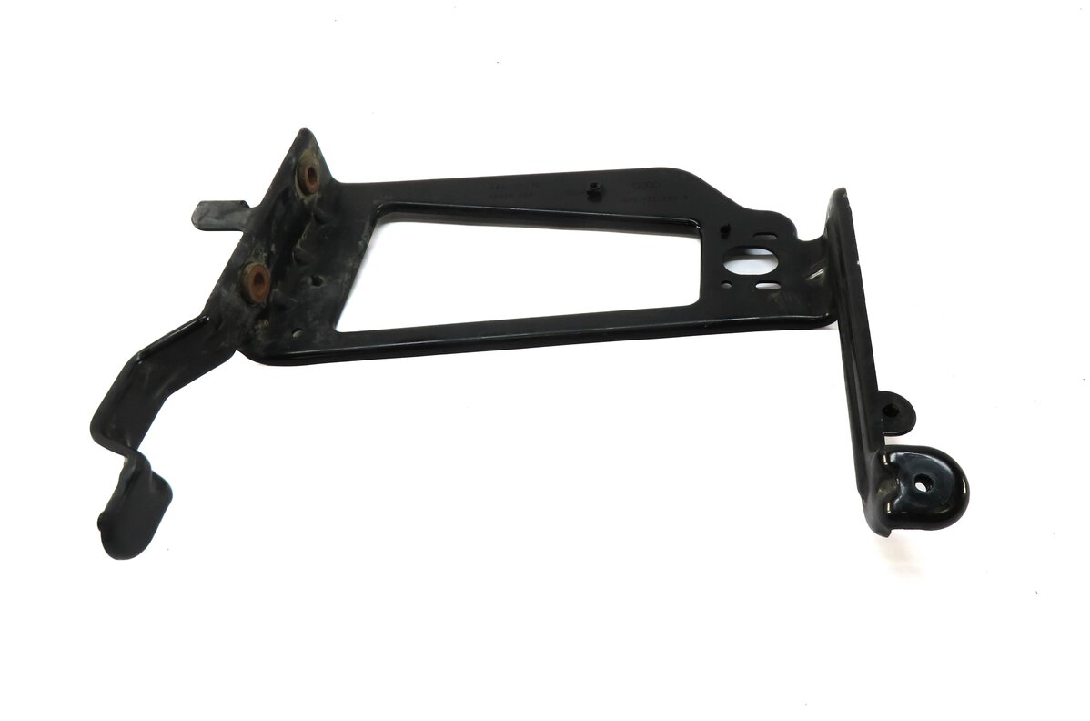 Thumbnail 2: 2017 AUDI Q7 (4M) RIGHT RADIATOR CORE SUPPORT MOUNT BRACKET