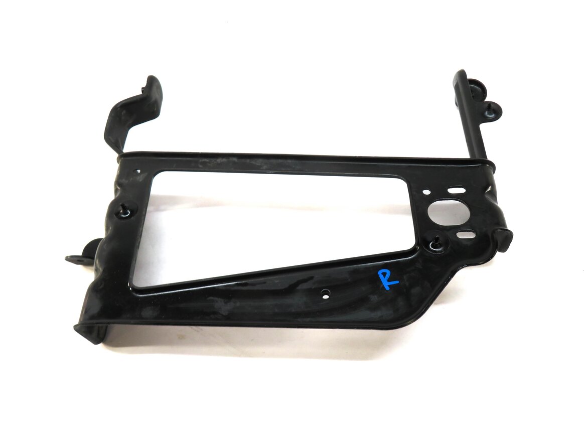 Thumbnail 4: 2017 AUDI Q7 (4M) RIGHT RADIATOR CORE SUPPORT MOUNT BRACKET