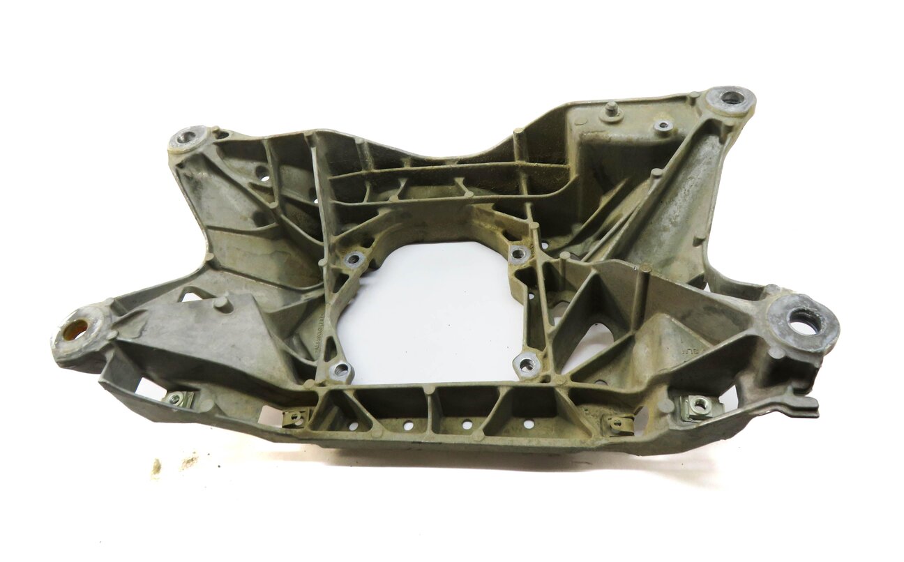 Thumbnail 4: 2017 AUDI Q7 (4M) TRANSMISSION CROSSMEMBER SUPPORT MOUNT BRACKET