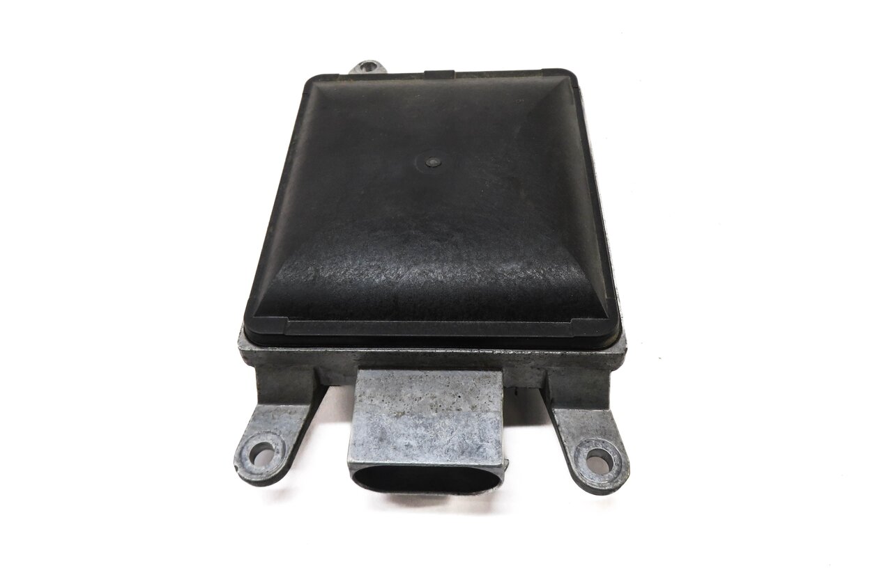 Thumbnail 2: 2011-2016 PORSCHE CAYENNE (958) RIGHT PASSENGER REAR BLIND SPOT RADAR MODULE