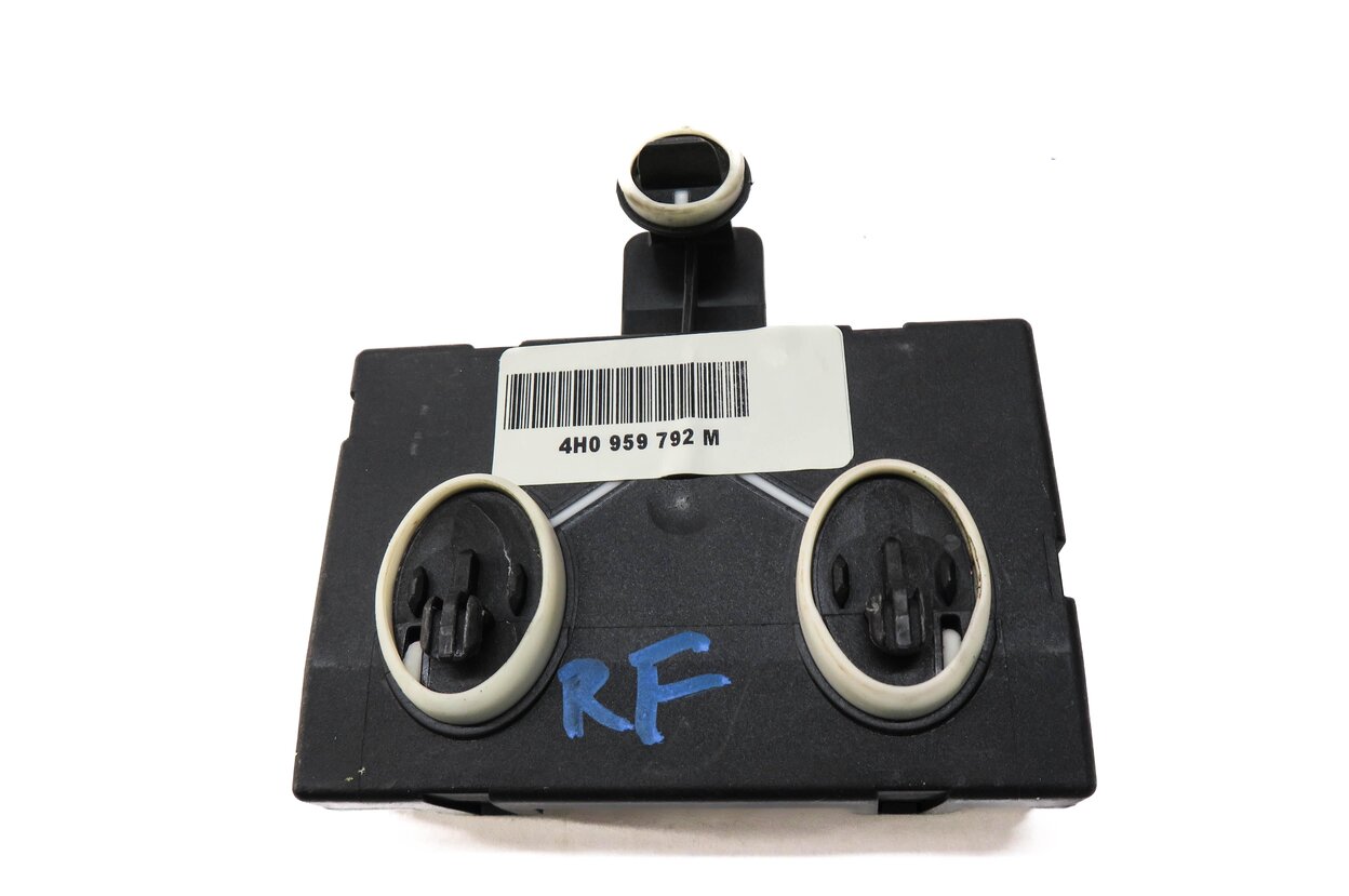 Thumbnail 3: 2013 PORSCHE CAYENNE (958) RIGHT FRONT PASSENGER DOOR CONTROL MODULE