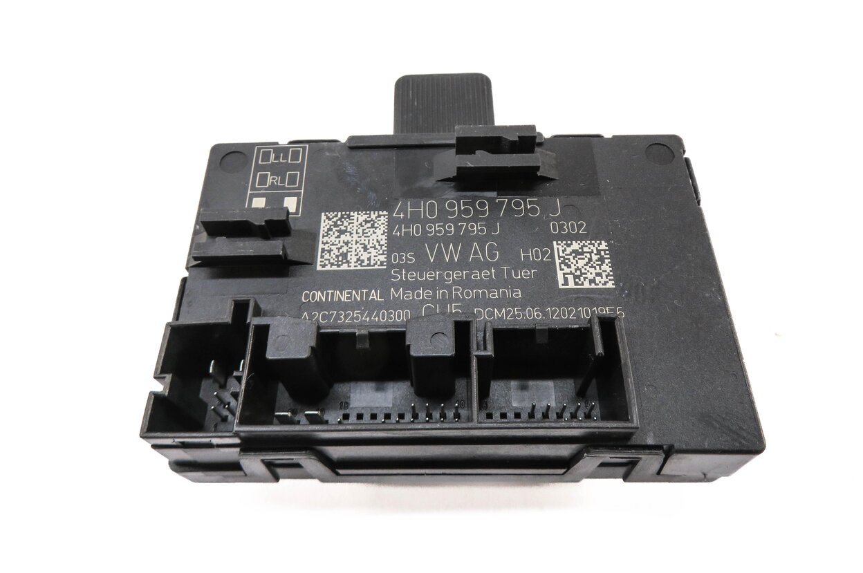 Thumbnail 2: 2013 PORSCHE CAYENNE (958) LEFT REAR DOOR CONTROL MODULE