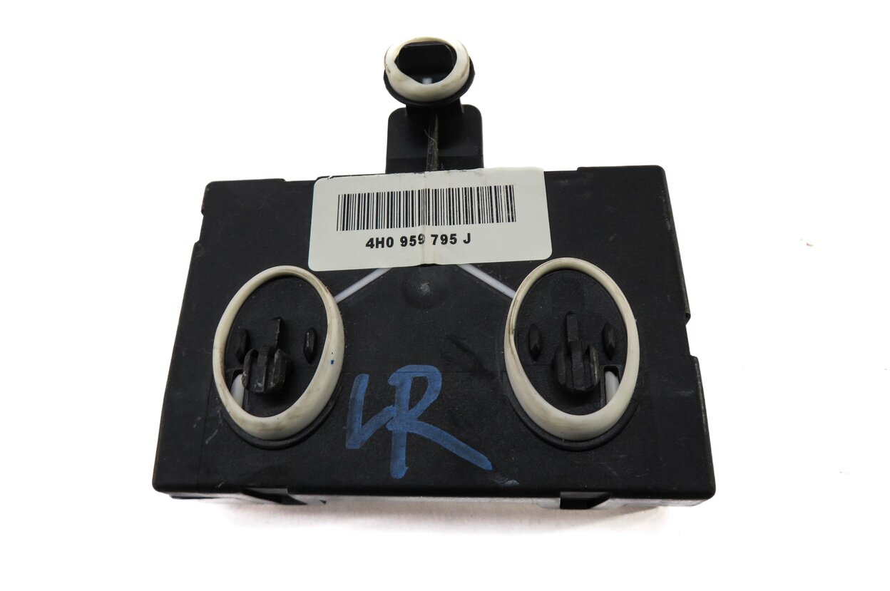 Thumbnail 3: 2013 PORSCHE CAYENNE (958) LEFT REAR DOOR CONTROL MODULE