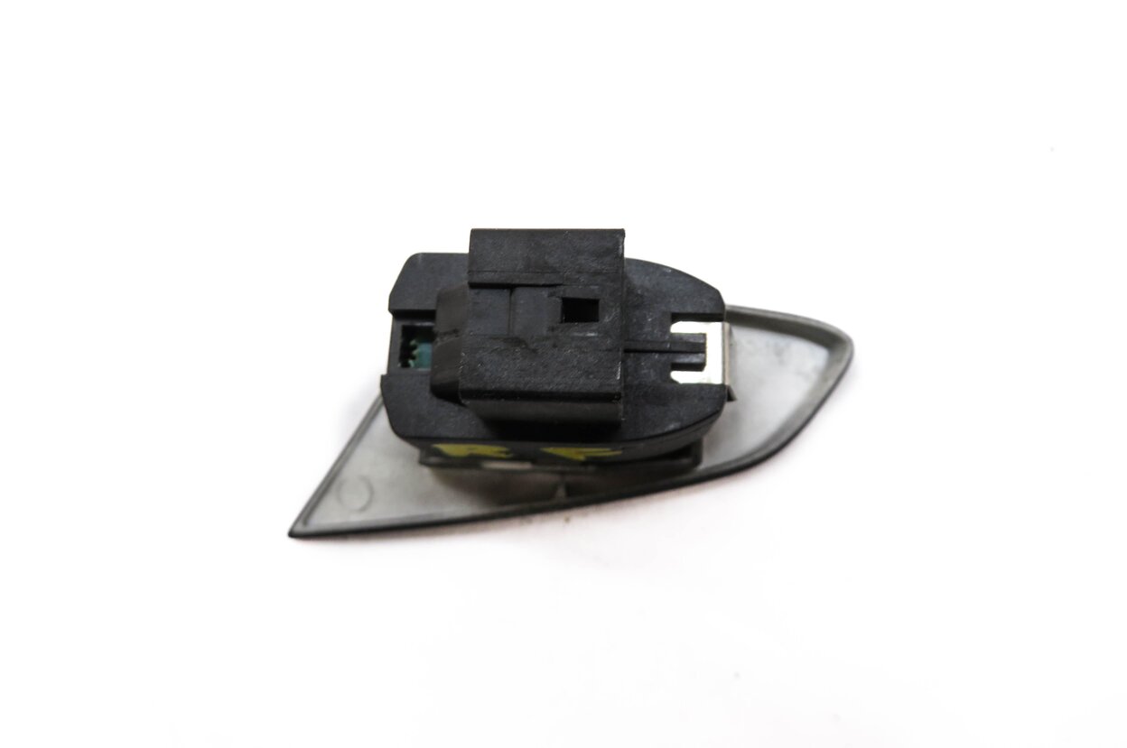 Thumbnail 3: 2011 PORSCHE CAYENNE (958) RIGHT FRONT PASSENGER DOOR LOCK SWITCH BUTTON