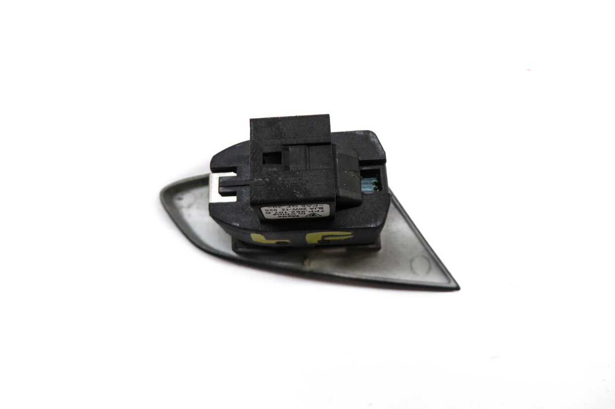 Thumbnail 3: 2011 PORSCHE CAYENNE (958) LEFT FRONT DRIVER DOOR LOCK SWITCH BUTTON