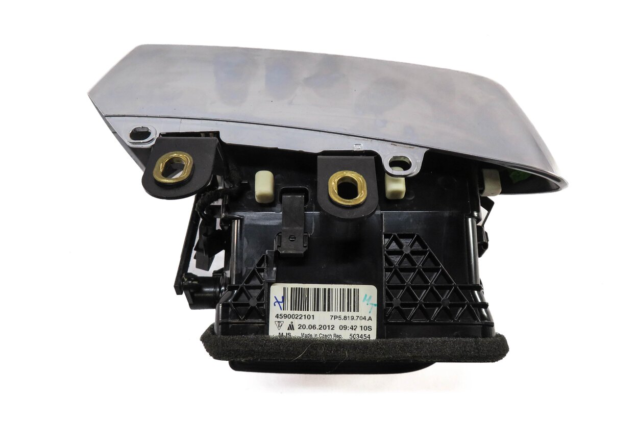 Thumbnail 3: 2011 PORSCHE CAYENNE (958) RIGHT PASSENGER OUTER DASH HEATER A/C AIR VENT