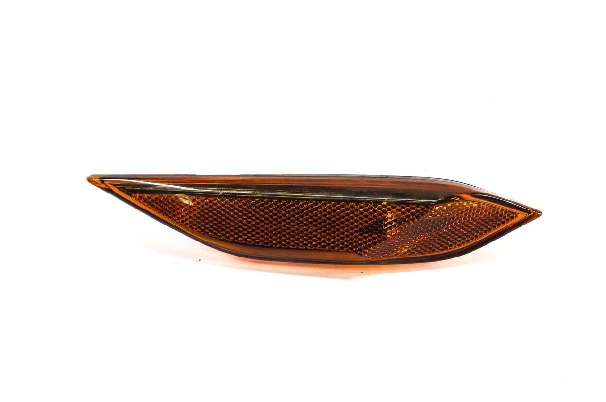 Thumbnail 2: 2013 PORSCHE CAYENNE (958) LEFT FRONT DRIVER SIGNAL MARKER LIGHT LAMP HOUSING