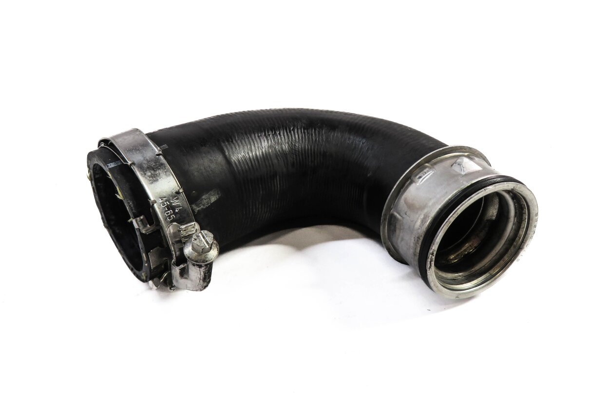 Thumbnail 2: 2011 PORSCHE CAYENNE (958) 3.0L MCN.RB DIESEL ENGINE RIGHT INTERCOOLER HOSE PIPE