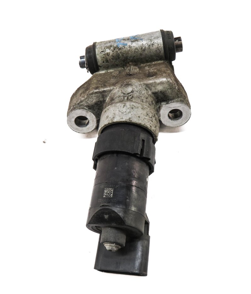Thumbnail 2: 2013 PORSCHE CAYENNE (958) RIGHT PASSENGER REAR PARKING BRAKE ACTUATOR MOTOR