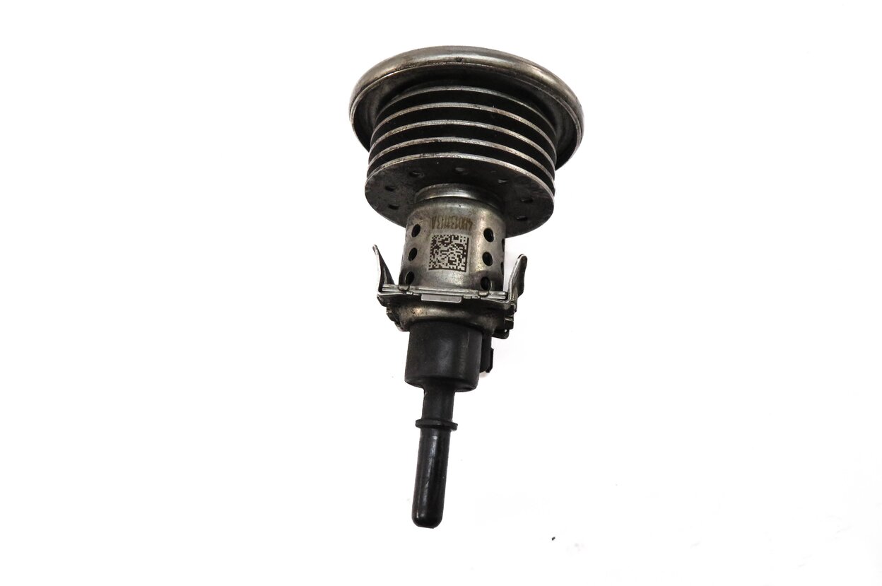 Thumbnail 4: 2011 PORSCHE CAYENNE (958) 3.0L DIESEL DEF SCR EXHAUST FLUID INJECTOR NOZZLE
