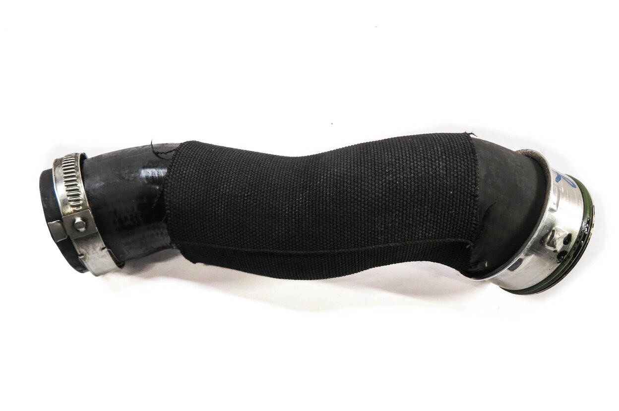 Thumbnail 3: 2011 PORSCHE CAYENNE (958) 3.0L MCN.RB DIESEL ENGINE LEFT INTERCOOLER HOSE PIPE