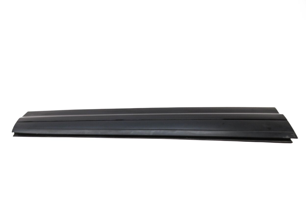 2013 PORSCHE CAYENNE (958) LEFT FRONT DRIVER DOOR MOULDING RUNNER TRIM (BLACK)