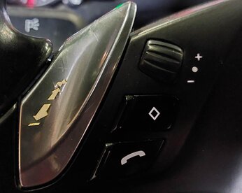 Thumbnail 2: 2010-2016 PORSCHE CAYENNE (958) 3-SPOKE STEERING WHEEL w/ SWITCHES (BLACK)