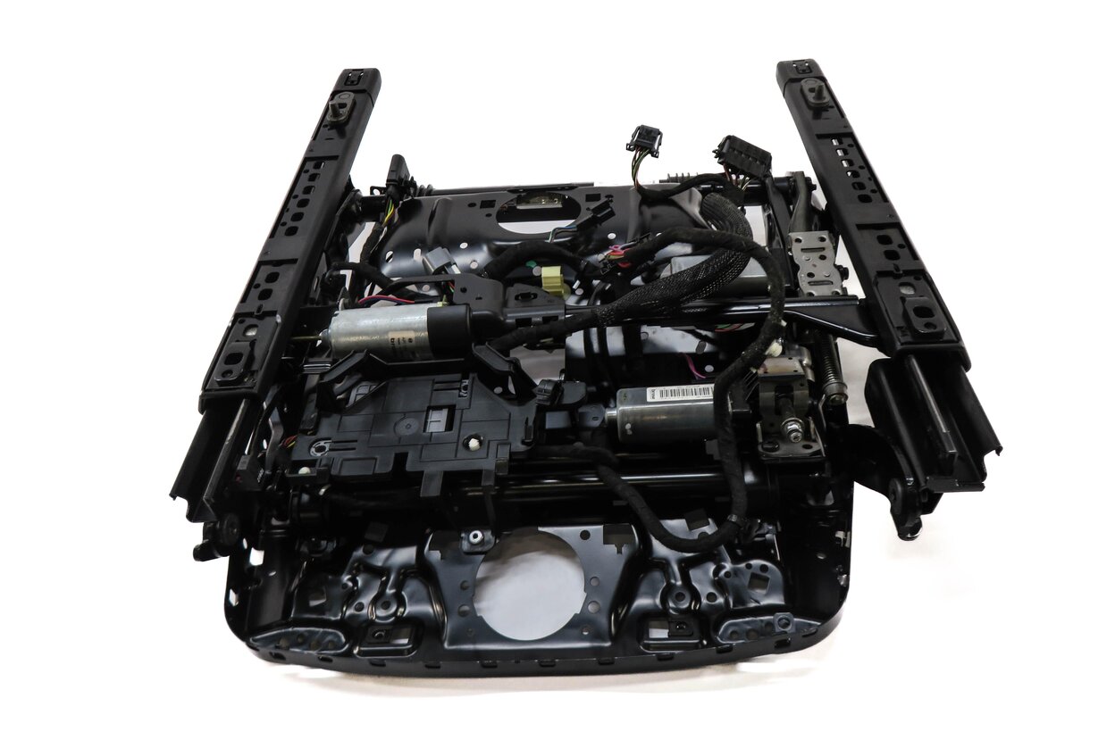 Thumbnail 4: 2011 PORSCHE CAYENNE (958) RIGHT FRONT PASSENGER SEAT TRACK w/ MOTORS