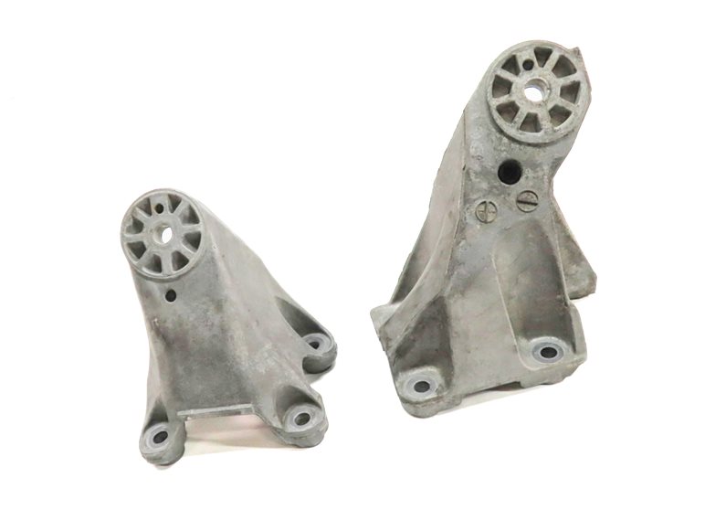 Thumbnail 2: 13 PORSCHE CAYENNE (958) 3.0L DIESEL (MCN.RB) ENGINE MOTOR MOUNT BRACKET SET/2
