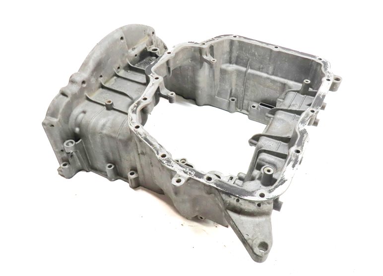 13 PORSCHE CAYENNE (958) 3.0L DIESEL (MCN.RB) ENGINE UPPER OIL FLUID PAN CRADLE