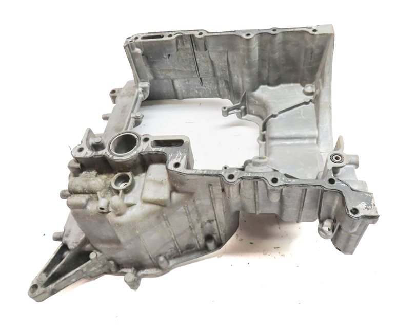 Thumbnail 6: 13 PORSCHE CAYENNE (958) 3.0L DIESEL (MCN.RB) ENGINE UPPER OIL FLUID PAN CRADLE