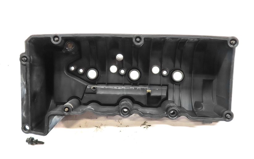 Thumbnail 6: 13-16 PORSCHE CAYENNE 958 3.0L DIESEL MCN.RB RIGHT PASSENGER ENGINE VALVE COVER