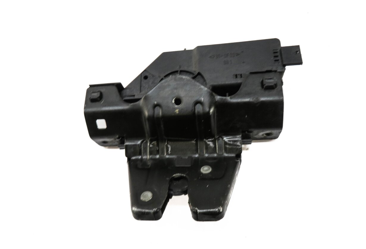Thumbnail 2: 2004 BMW Z4 (E85) REAR TRUNK LOCK LATCH ACTUATOR