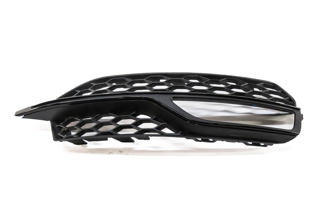 Thumbnail 2: 2015-2016 AUDI S3 (8V) RIGHT FRONT PASSENGER FOGLIGHT FOG LIGHT GRILLE TRIM
