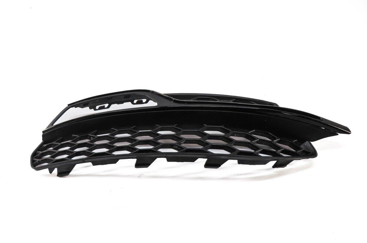 Thumbnail 3: 2015-2016 AUDI S3 (8V) RIGHT FRONT PASSENGER FOGLIGHT FOG LIGHT GRILLE TRIM