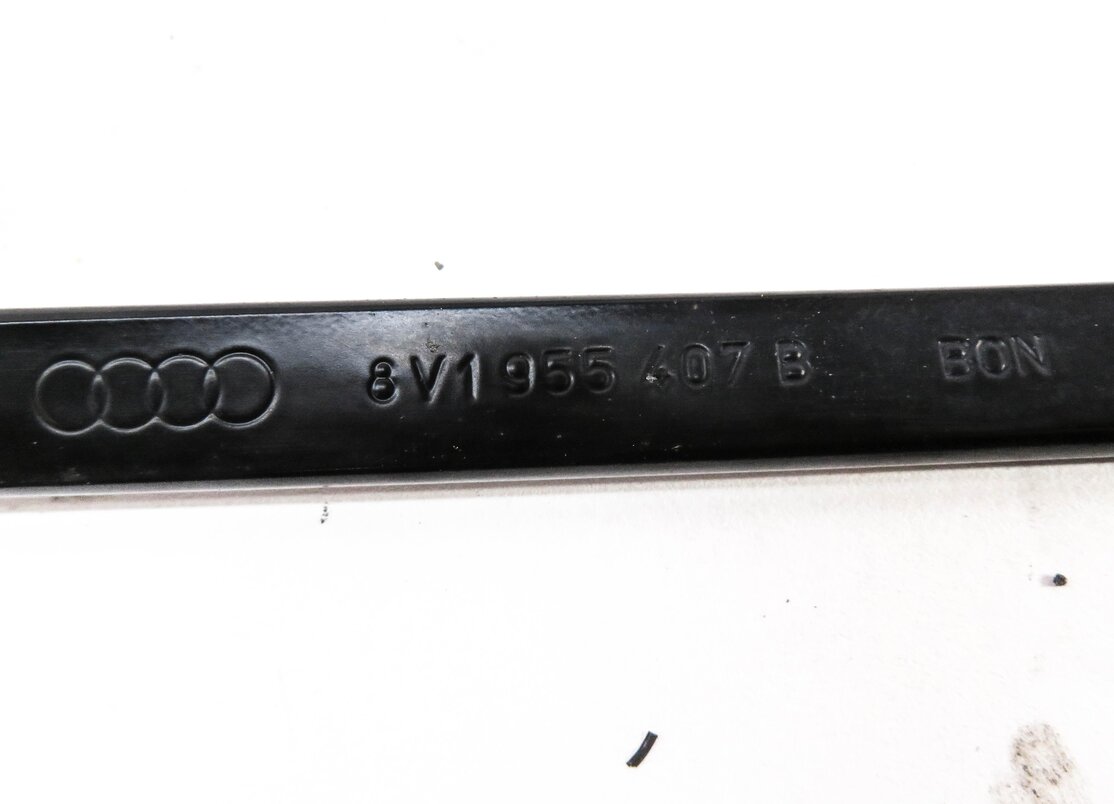 Thumbnail 4: 2015-2020 AUDI A3 S3 RS3 (8V 8Y) FRONT LEFT & RIGHT WINDSHIELD WIPER ARM SET-2