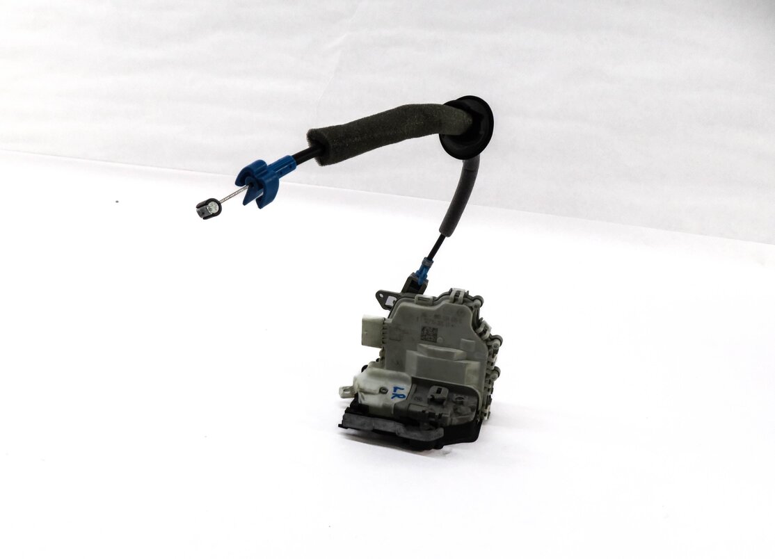 Thumbnail 6: 2010-2020 VW / PORSCHE - A3 A4 A8 S3 S4 Q5 MACAN PANAMERA - LEFT REAR DOOR LATCH