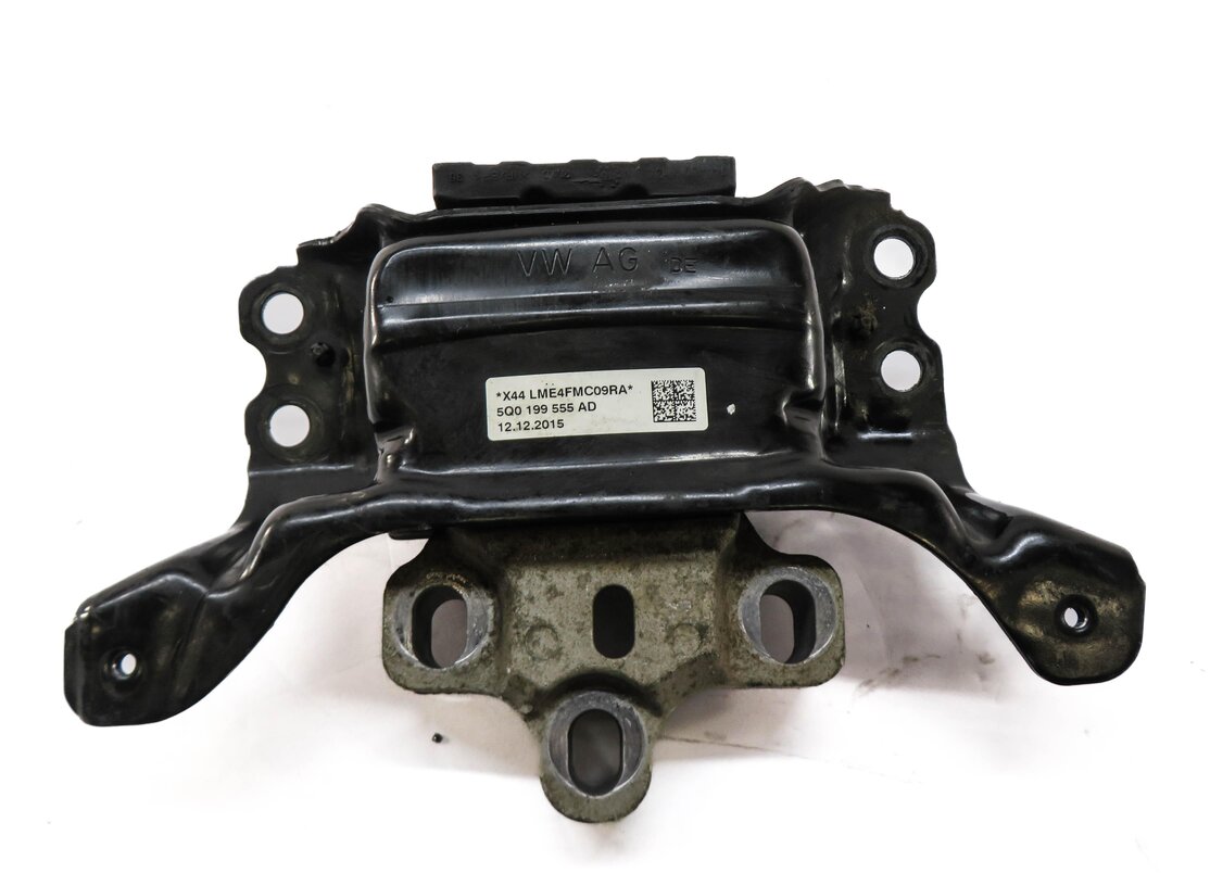 Thumbnail 3: 2016 AUDI S3 (8V) 2.0L TURBO ENGINE - LEFT MOTOR MOUNT SUPPORT BRACKET