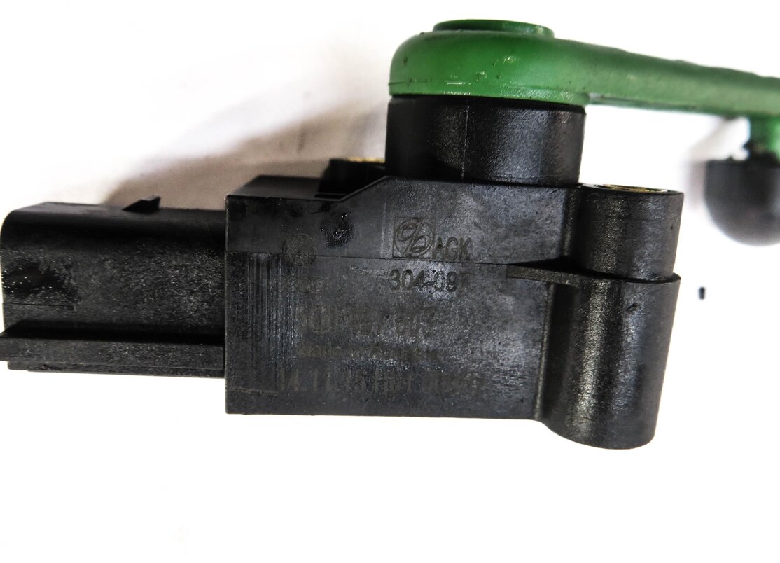 Thumbnail 4: 2016 AUDI S3 (8V) LEFT DRIVER REAR SUSPENSION HEIGHT LEVEL SENSOR