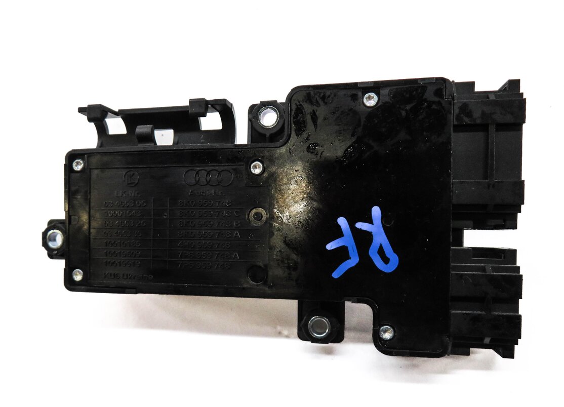 Thumbnail 6: 2016 AUDI S3 (8V) RIGHT FRONT PASSENGER SEAT ADUSTMENT SWITCH BUTTON