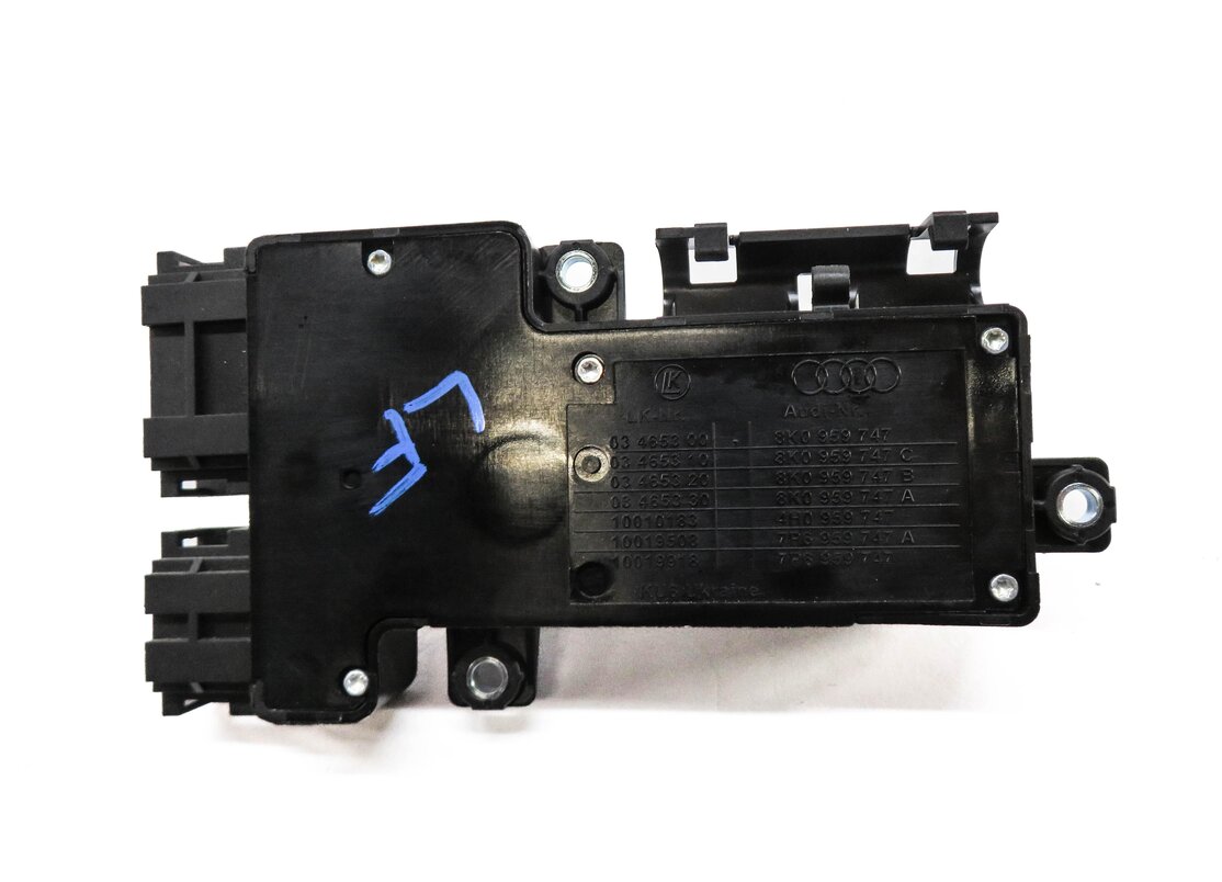 Thumbnail 6: 2016 AUDI S3 (8V) LEFT FRONT DRIVER SEAT ADUSTMENT SWITCH BUTTON