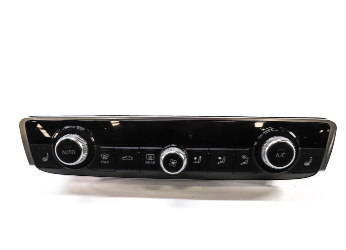 Thumbnail 3: 2015-2018 AUDI A3 S3 (8V) FRONT DUAL ZONE HEATER A/C TEMPERATURE CONTROL PANEL