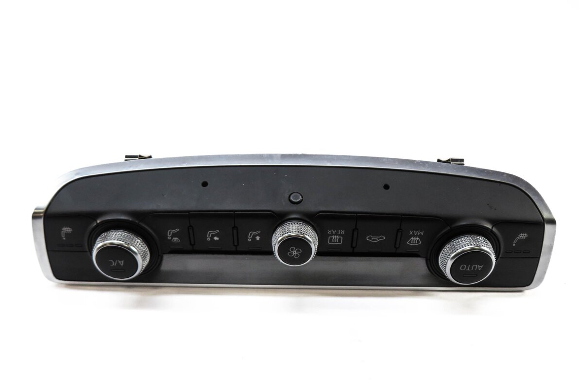 Thumbnail 4: 2015-2018 AUDI A3 S3 (8V) FRONT DUAL ZONE HEATER A/C TEMPERATURE CONTROL PANEL