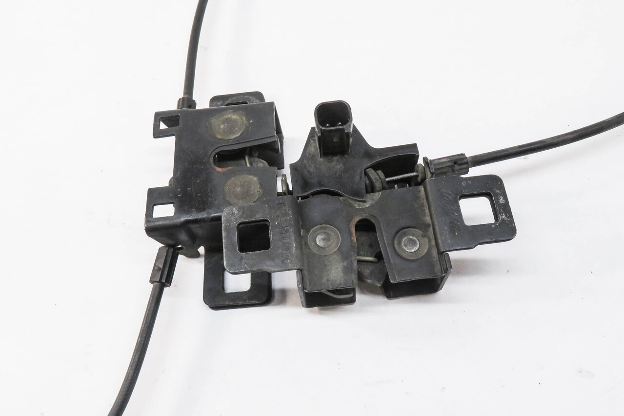 Thumbnail 4: 2011 RANGE ROVER SPORT (L320) FRONT LEFT & RIGHT LOWER HOOD LOCK LATCH SET-2