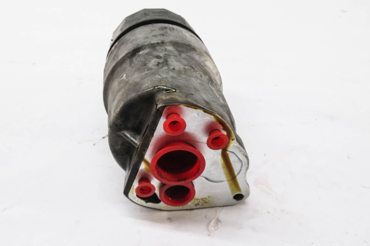 Thumbnail 3: 2011 RANGE ROVER SPORT (L320) 5.0L AJ133 V8 ENGINE OIL FILTER HOUSING w/ CAP