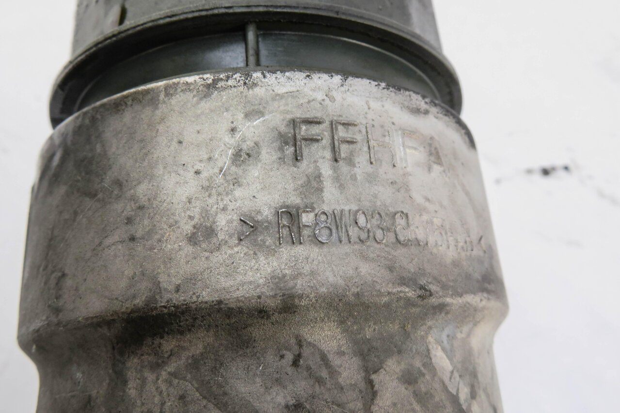 Thumbnail 5: 2011 RANGE ROVER SPORT (L320) 5.0L AJ133 V8 ENGINE OIL FILTER HOUSING w/ CAP