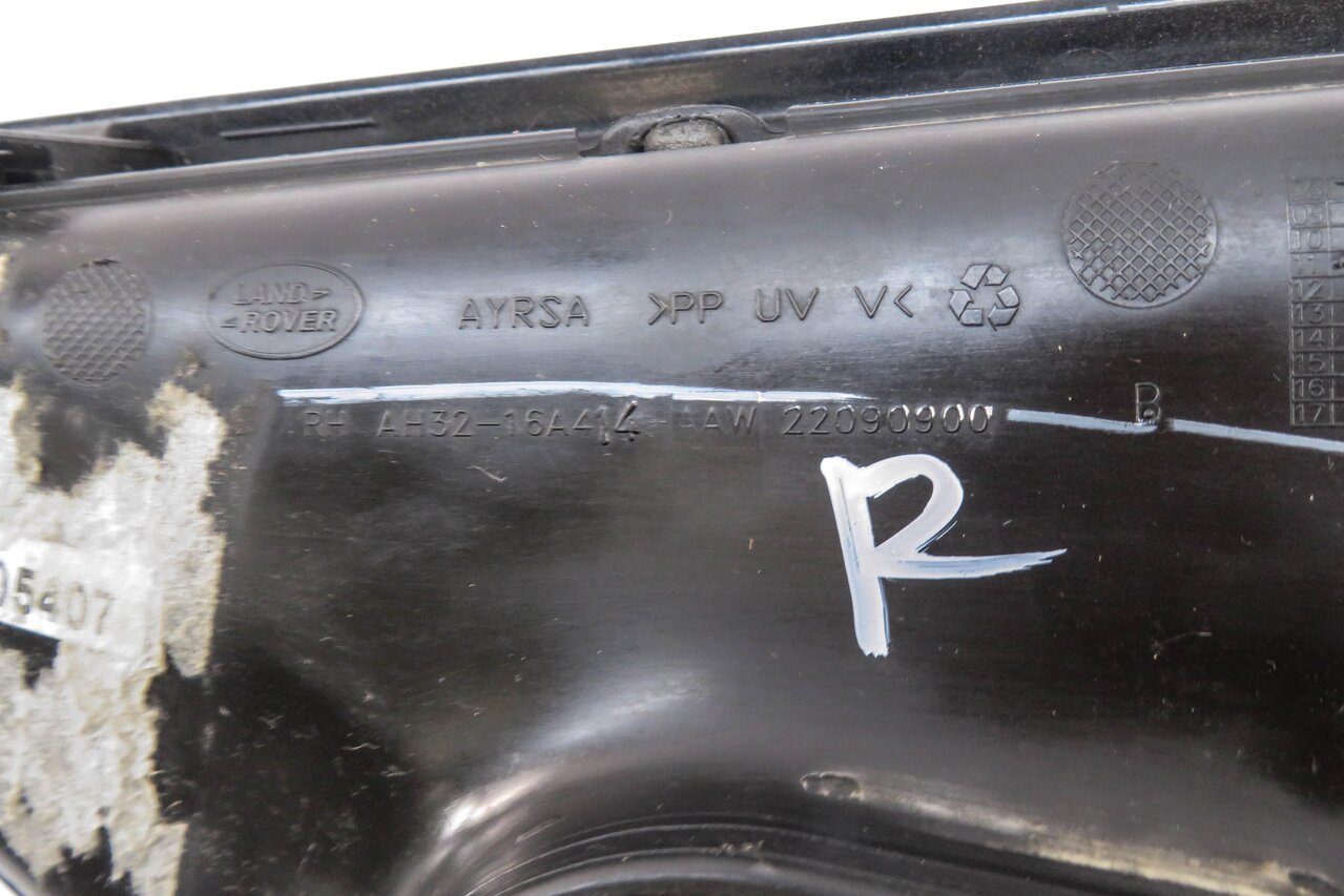 Thumbnail 5: 2011 RANGE ROVER SPORT (L320) RIGHT FRONT PASSENGER FENDER GRILLE TRIM